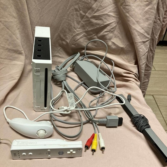 NINTENDO Wii With One Controller and Nunchuck